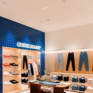 guess jeans opent allereerste winkel in amsterdam
