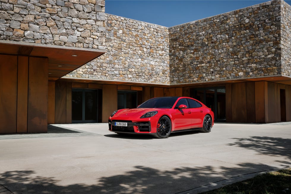 2025 Porsche Panamera Photo Gallery