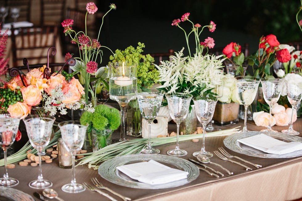 Wedding banquet, Flower Arranging, Centrepiece, Floristry, Floral design, Flower, Rehearsal dinner, Decoration, Wedding reception, Pink, 