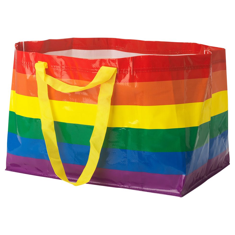 美國IKEA為慶祝「同志遊行」推出了彩虹購物袋！一起見證台灣的同性婚姻合法的驕傲時刻