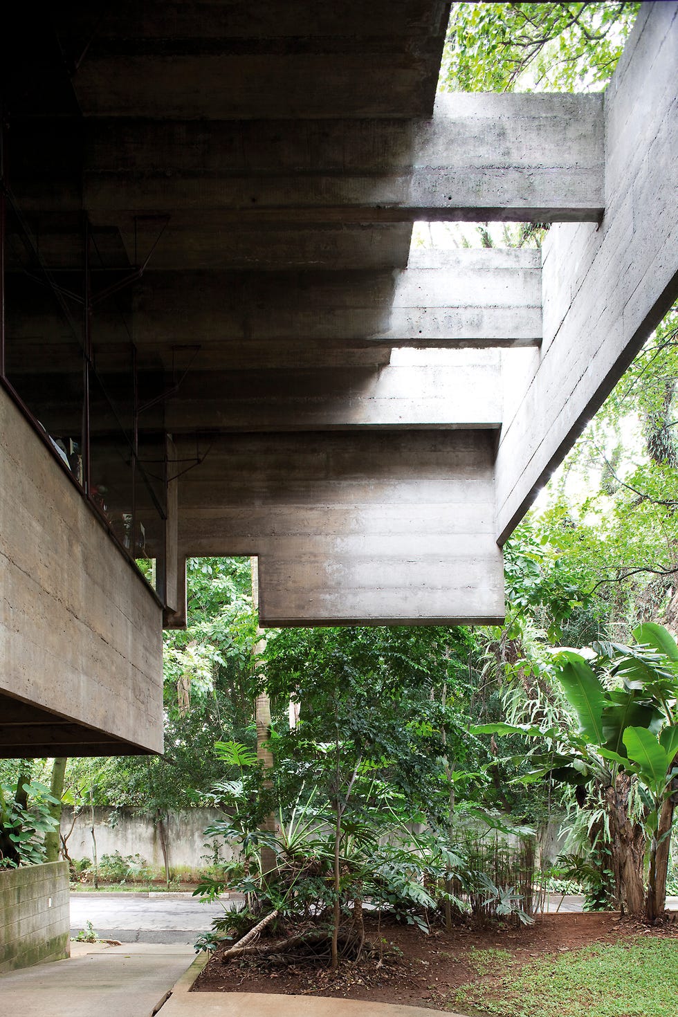 Casa Butantã by Paulo Mendes da Rocha (649AR) - MagMe