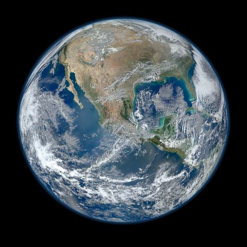 NASA maakte deze recentere Blue Marble door satellietgegevens uit 2012 te combineren