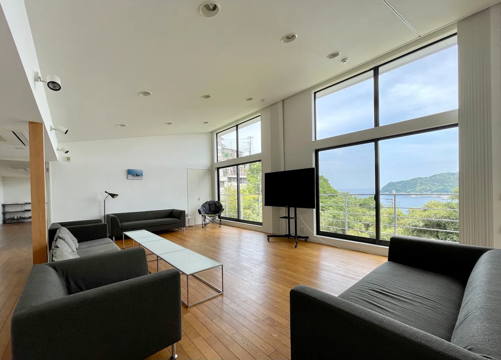 airbnb　宿　リスティング　夏　海　湖畔　ビーチ　浜辺　家　おしゃれ　日本　全国