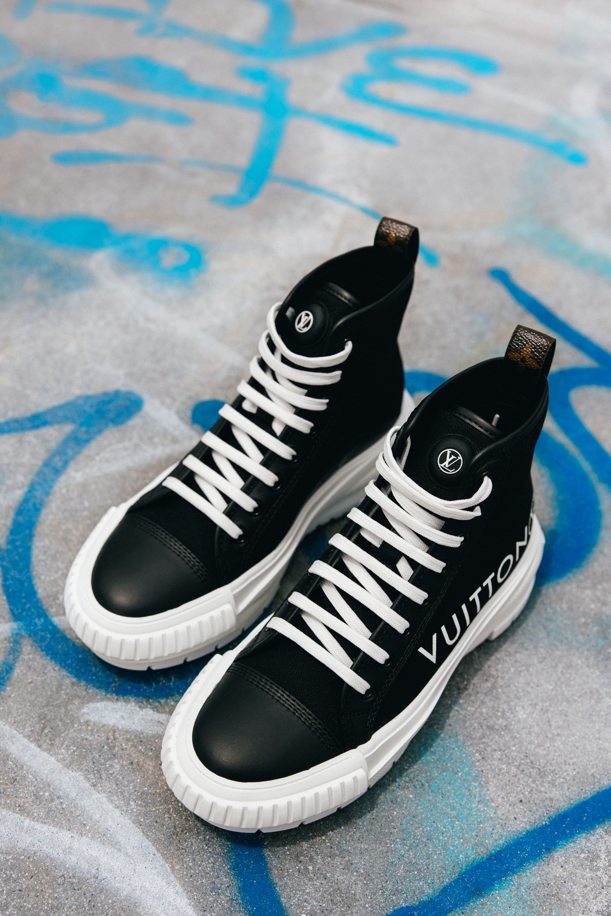 Louis Vuitton tiene unas zapatillas de deporte tipo Converse en