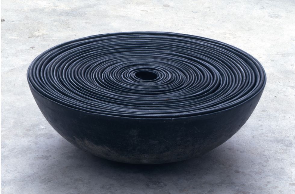 Black, Bowl, Synthetic rubber, Tire, Automotive tire, Circle, Metal, Tableware, 