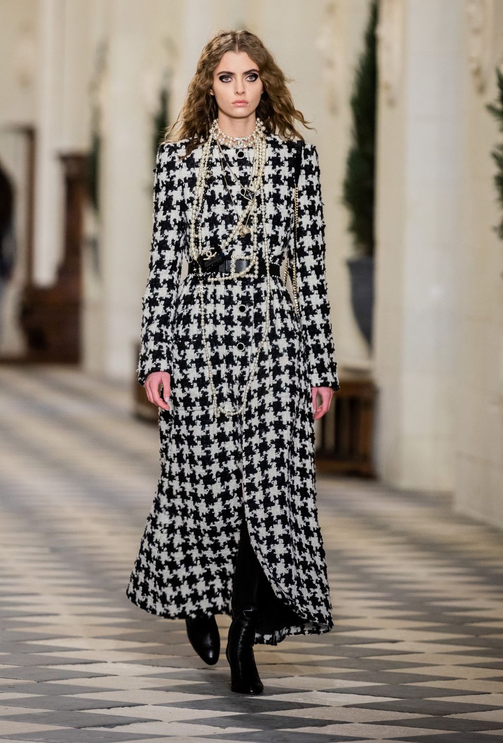 Chanel Pre-Fall 2021 Fashion Show Collection: See the complete Chanel  Pre-Fall 2021 collection. Look 5