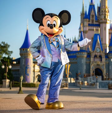 beginning oct 1, 2021, mickey mouse and minnie mouse will host “the world’s most magical celebration” honoring walt disney world resort’s 50th anniversary in lake buena vista, fla they will dress in sparkling new looks custom made for the 18 month event, highlighted by embroidered impressions of cinderella castle on multi toned, earidescent fabric punctuated with pops of gold matt stroshane, photographer