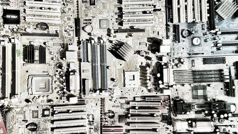 Computerchips zien er angstaanjagend stads uit in een foto die het idee van technologie sociale netwerken en steden combineert Corcoran Wat een geweldig idee om technologie zelf te gebruiken om te laten zien dat ze in onze toekomst  hoe goed of slecht ook  nauw zijn verbonden