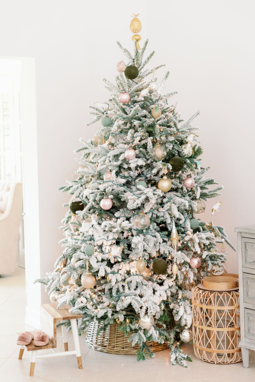 30 Beautiful Christmas Tree Ideas from Our Favorite Tastemakers