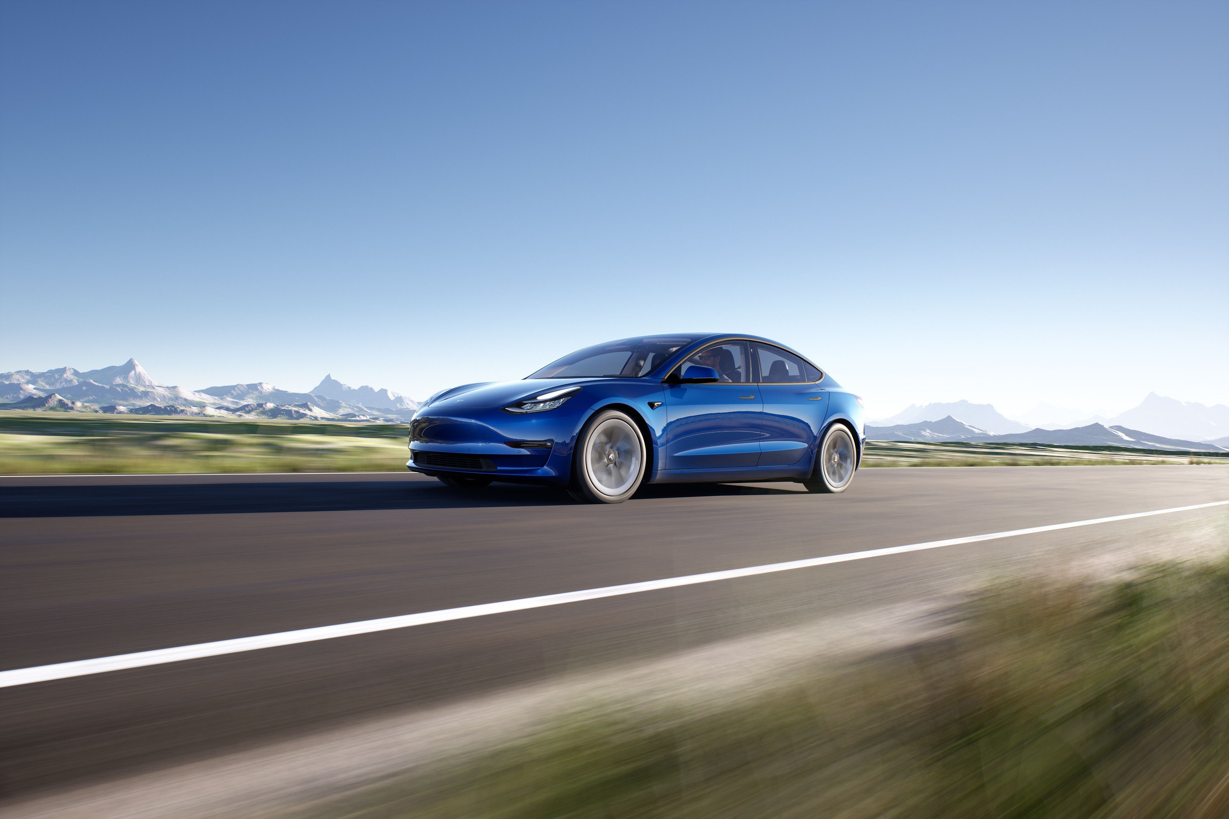 Comparison between: 2023 Tesla Model 3 RWD, 2021 Opel Mokka-e Launch Edition