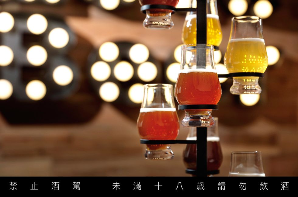 far yeast taiwan精釀啤酒餐酒館台北開幕！推出23道下酒和食、超狂啤酒塔讓你一次喝足