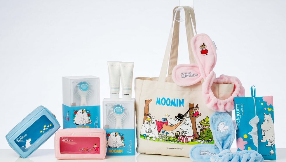 Product, Bag, Font, Fashion accessory, Tote bag, Handbag, Packaging and labeling, Plastic, 