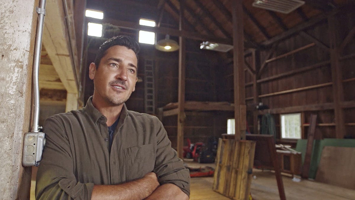 Jonathan Knight HGTV Pilot ‘Farmhouse Fixer’ Coming To HGTV