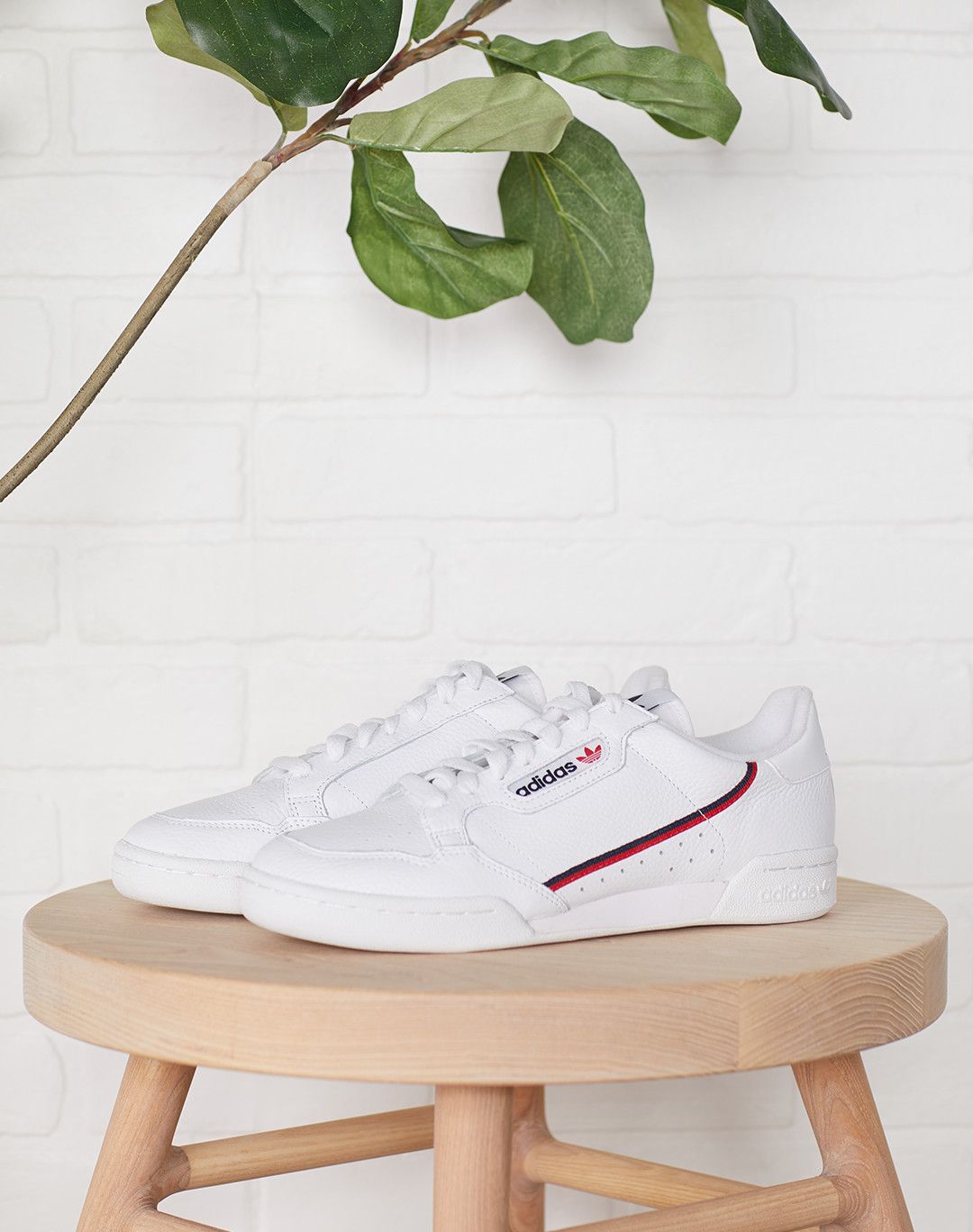 The Fresh White Sneaker That Everyone Can (and Should) Spring