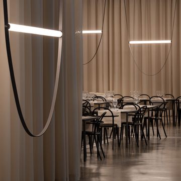 La lampada WiredLine di Formafantasma nella lounge di miart 2019