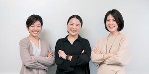 Standing, Event, White-collar worker, Smile, Gesture, 