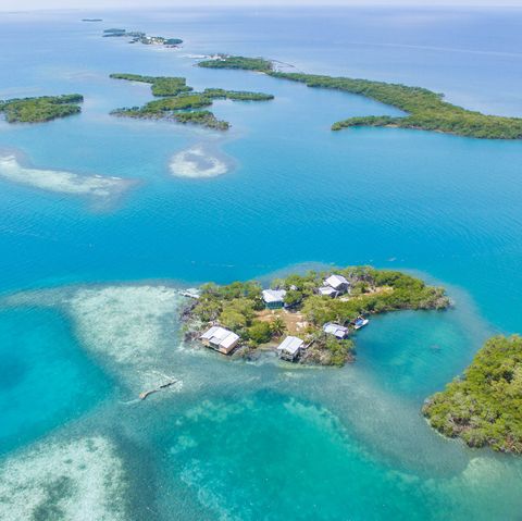 Archipelago, Island, Islet, Coastal and oceanic landforms, Natural landscape, Atoll, Cay, Continental shelf, Lagoon, Water resources, 