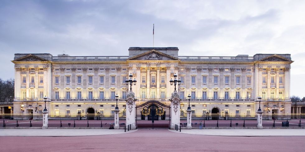 バッキンガム宮殿｜イギリス王室が所有する、豪華な宮殿＆城 5選