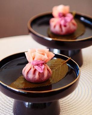 茶巾包みの桜餅