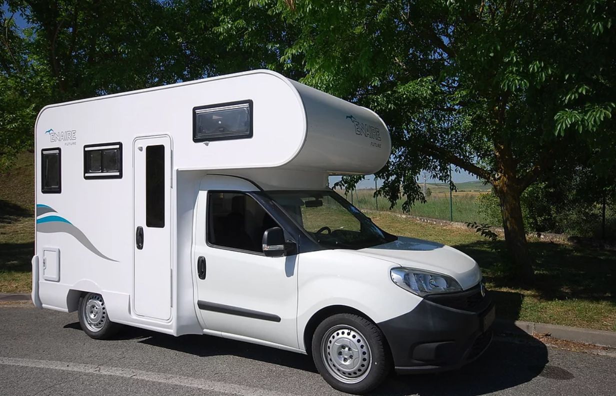 Fiat Dobl Future Camper autocaravana barata y perfecta para dos