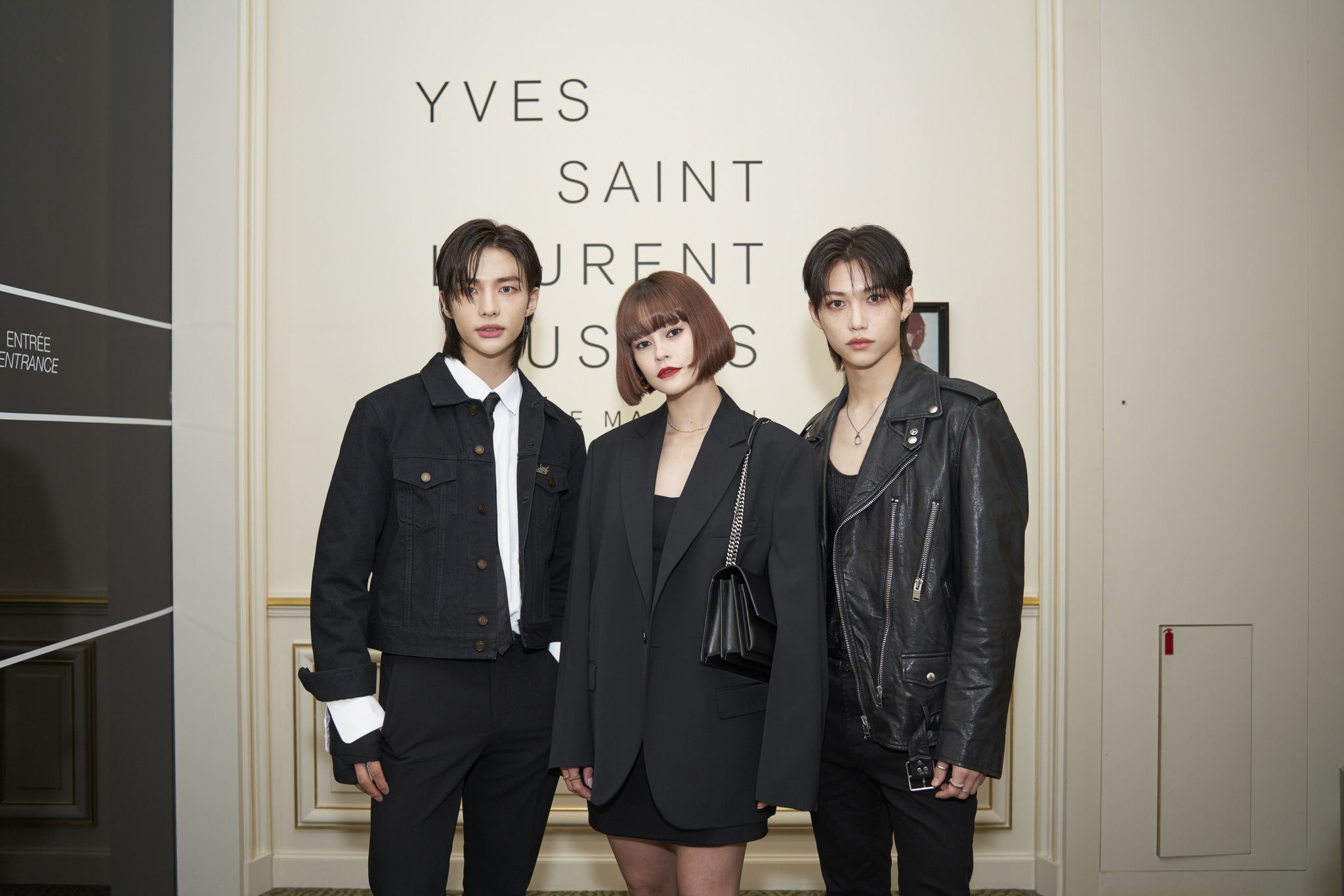 YSL」Stray Kidsのヒョンジンとフィリックス、モデルのエマが“リブレ 