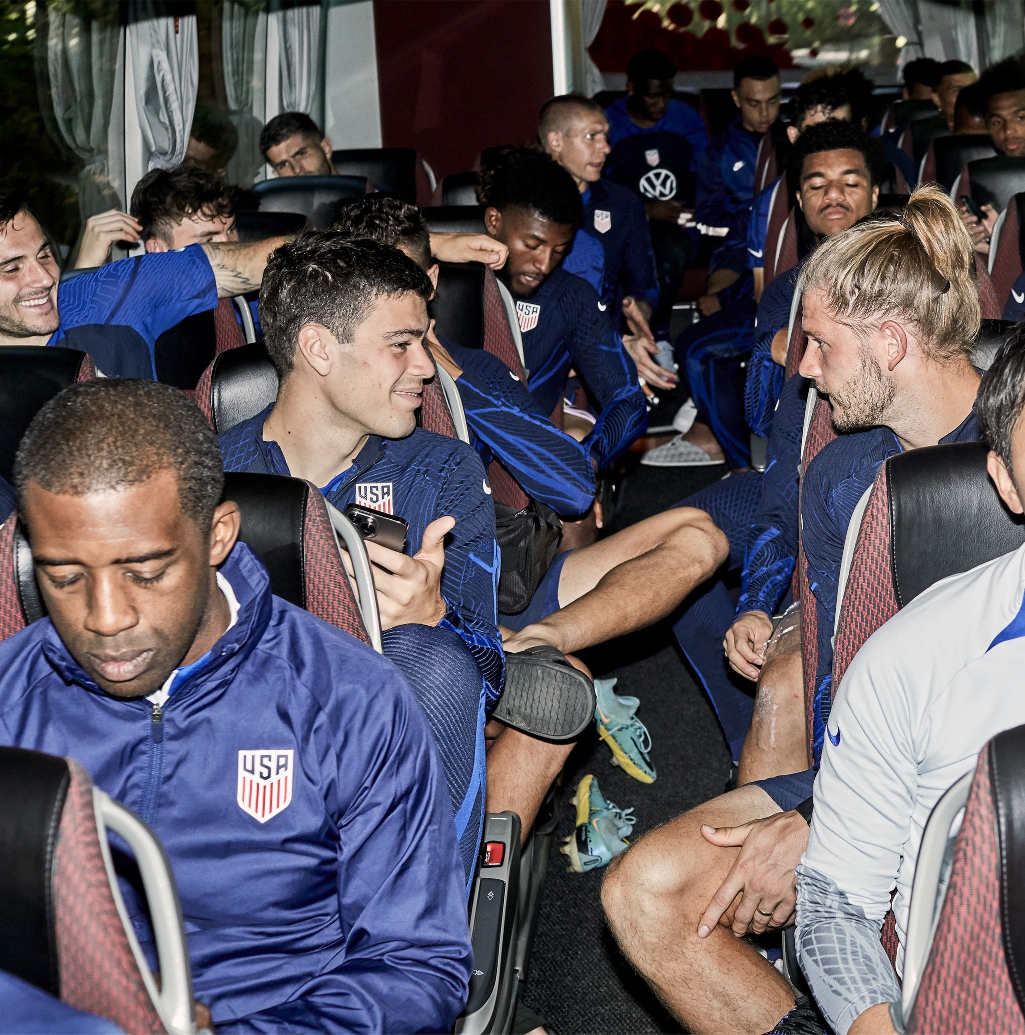 usmnt usa men's soccer team gio reyna christian pulisic