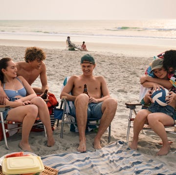 The Summer I Turned Pretty Season 3 - First Look belly (lola tung), jeremiah (gavin casalegno), conrad (christopher briney), steven (sean kaufman), and taylor (rain spencer) in the summer i turned pretty photo: erika doss © amazon content services llc