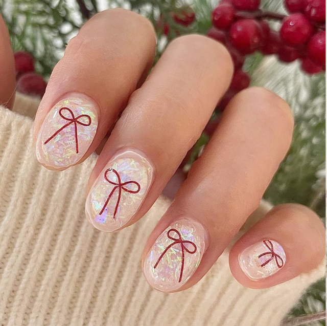 15款「聖誕蝴蝶結美甲」手繪聖誕樹、浪漫冬雪，每一個指尖都是小驚喜！