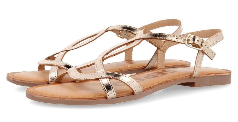 sandalias de tiras finas doradas