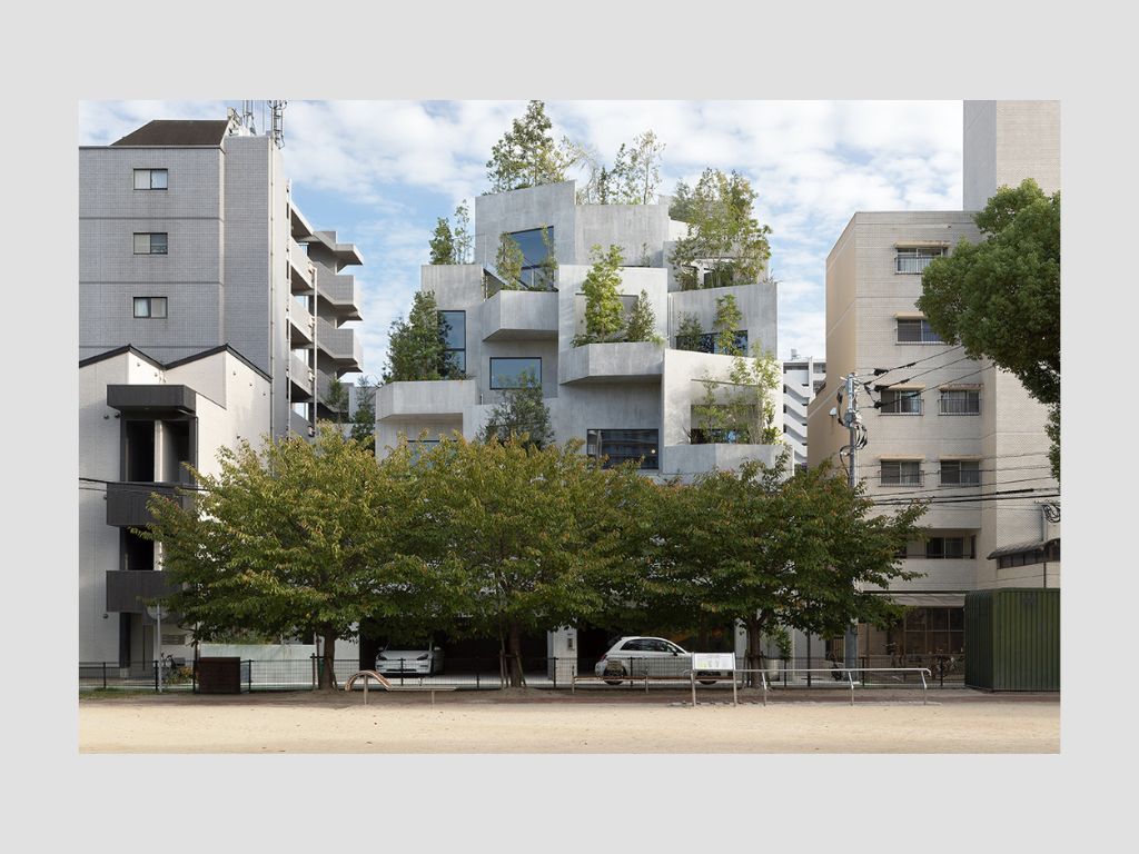 Amazon.co.jp: 現代建築集成 14 建築家の自邸 1 : 本