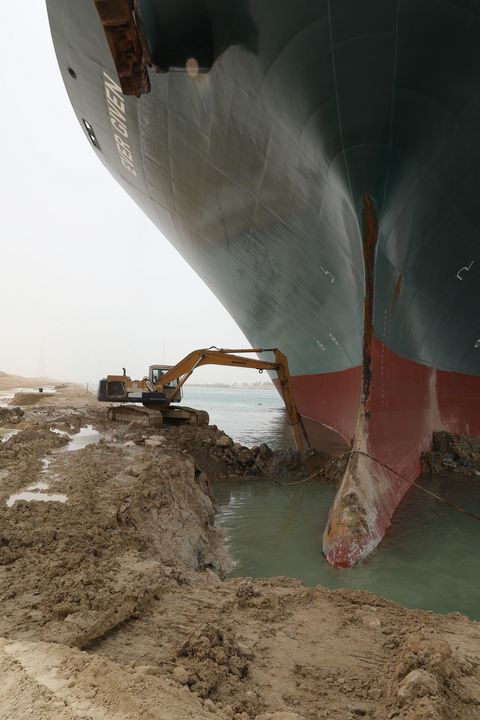 suez canal ship stuck