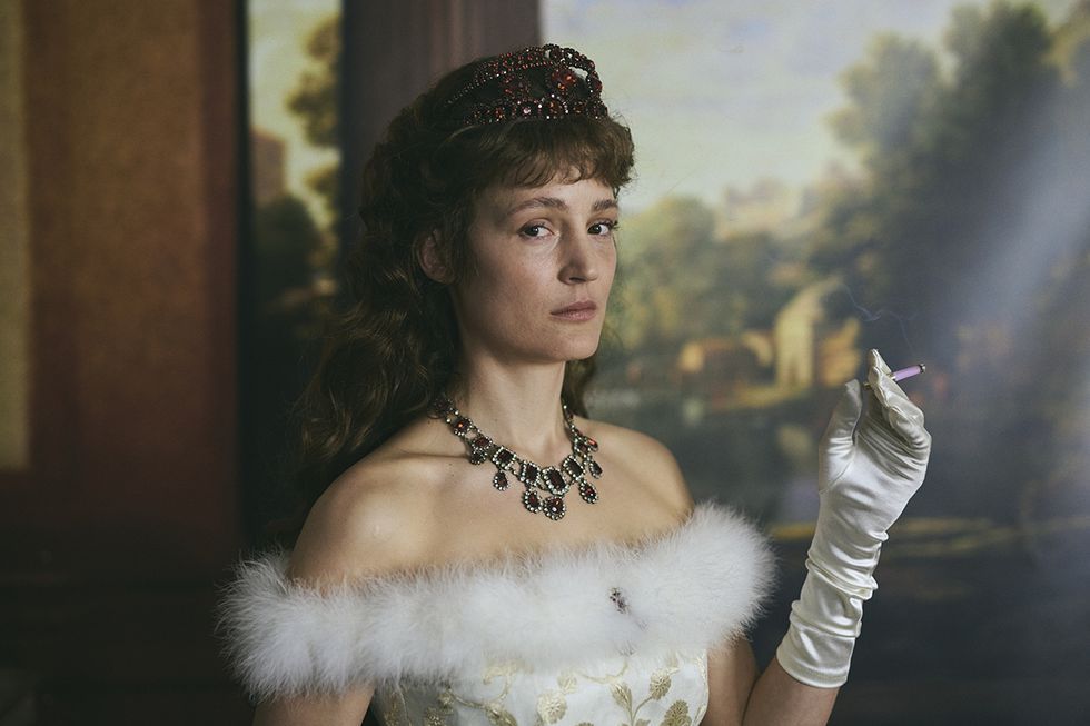 Whalebone cages? What TV shows like Netflix's Bridgerton get wrong about  corsets