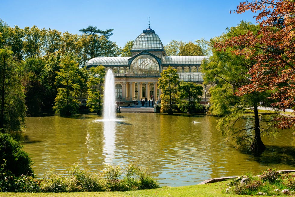 the crystal palace in el retiro park