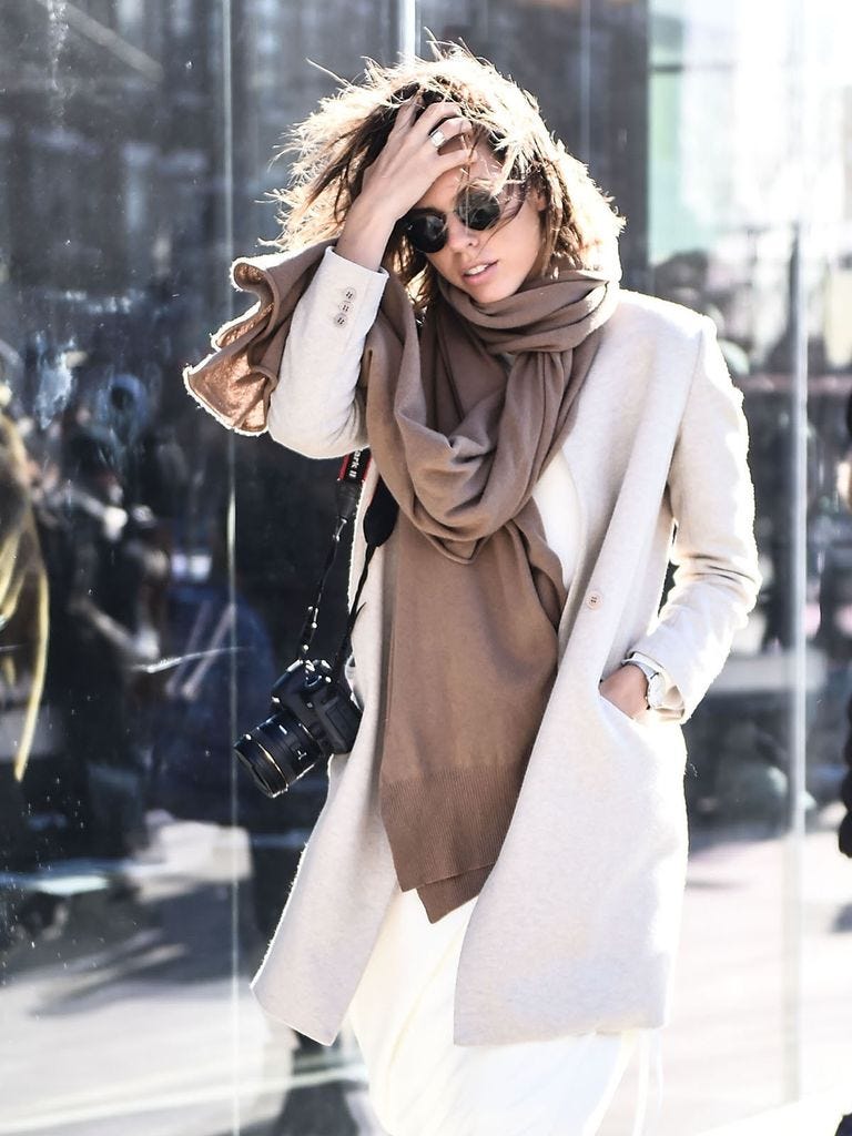 Clothing, Street fashion, Eyewear, Coat, Fashion, Outerwear, Trench coat, Fashion model, Shoulder, Snapshot, 