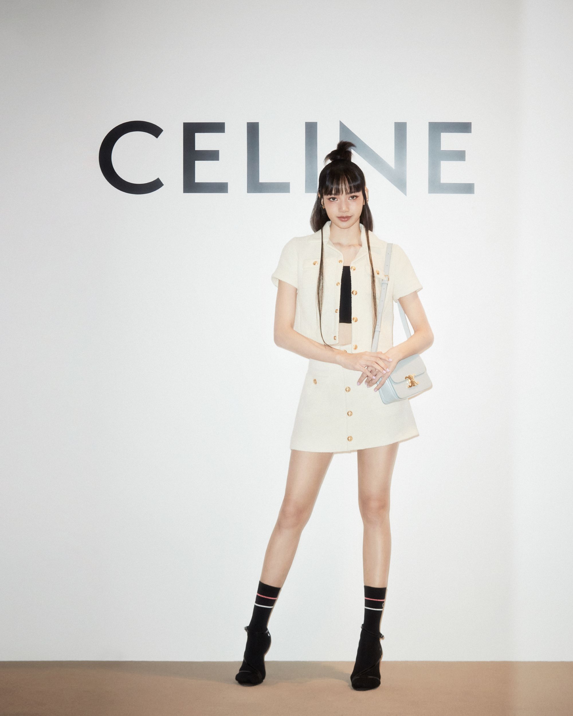 Lisa同款CELINE Triomphe「凱旋包」4大特點