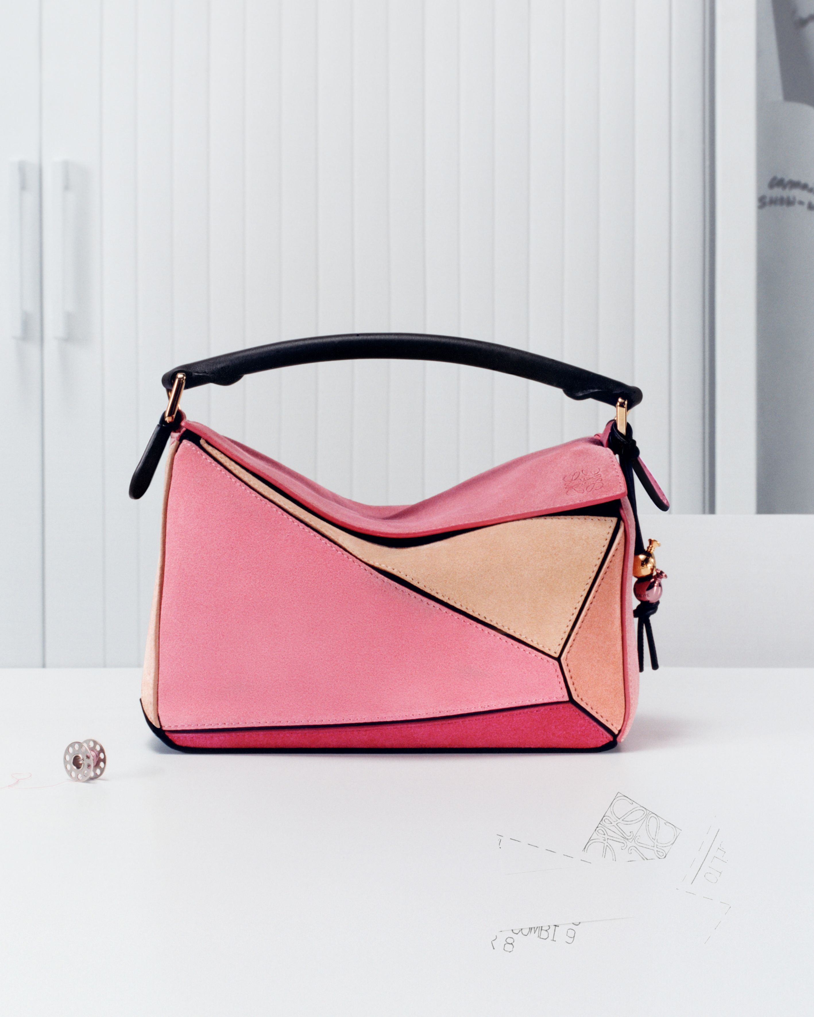 LOEWE 新作パズルバッグ FW15 Runway Re-edition ピンク LOEWE Puzzle 10 Re-Edition SS15 Runway Top-Handle Bag