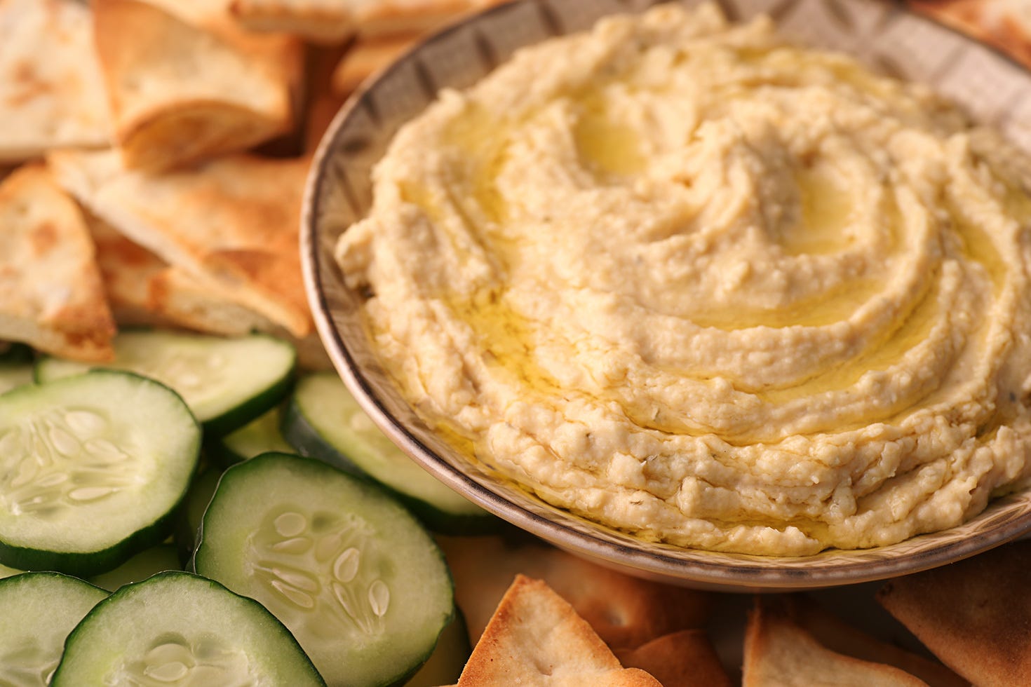 Hummus and pita chips
