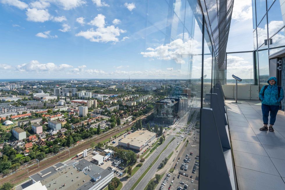 Het panoramadak van Olivia Star biedt uitzicht over een groot deel van de Driestad Uiterst links is nog net de Oostzee te zien