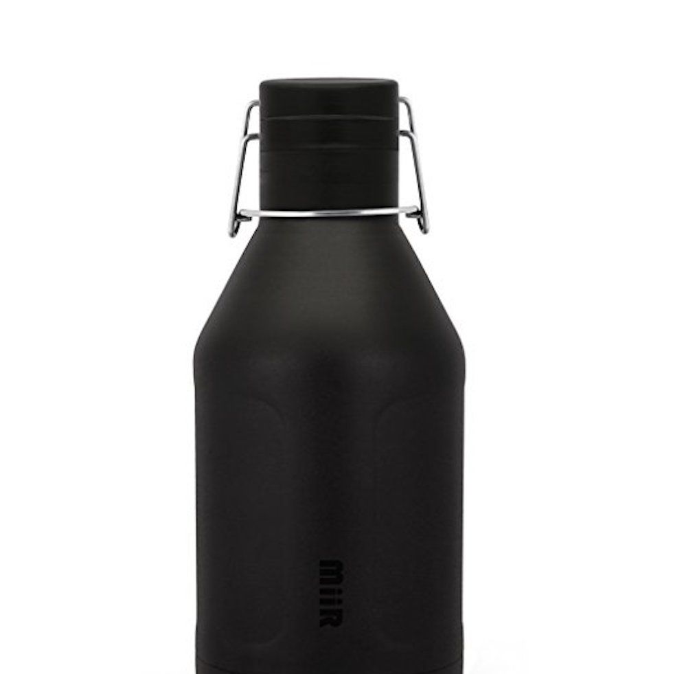 https://hips.hearstapps.com/hmg-prod/images/1-outdoor-drinking-growler-1523973614.jpg?crop=1.00xw:0.835xh;0,0.0696xh&resize=980:*