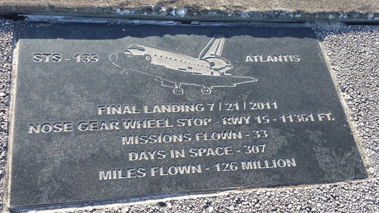 Airplane, Aircraft, Vehicle, Aviation, Air travel, Airliner, Douglas dc-3, Airline, Commemorative plaque, 