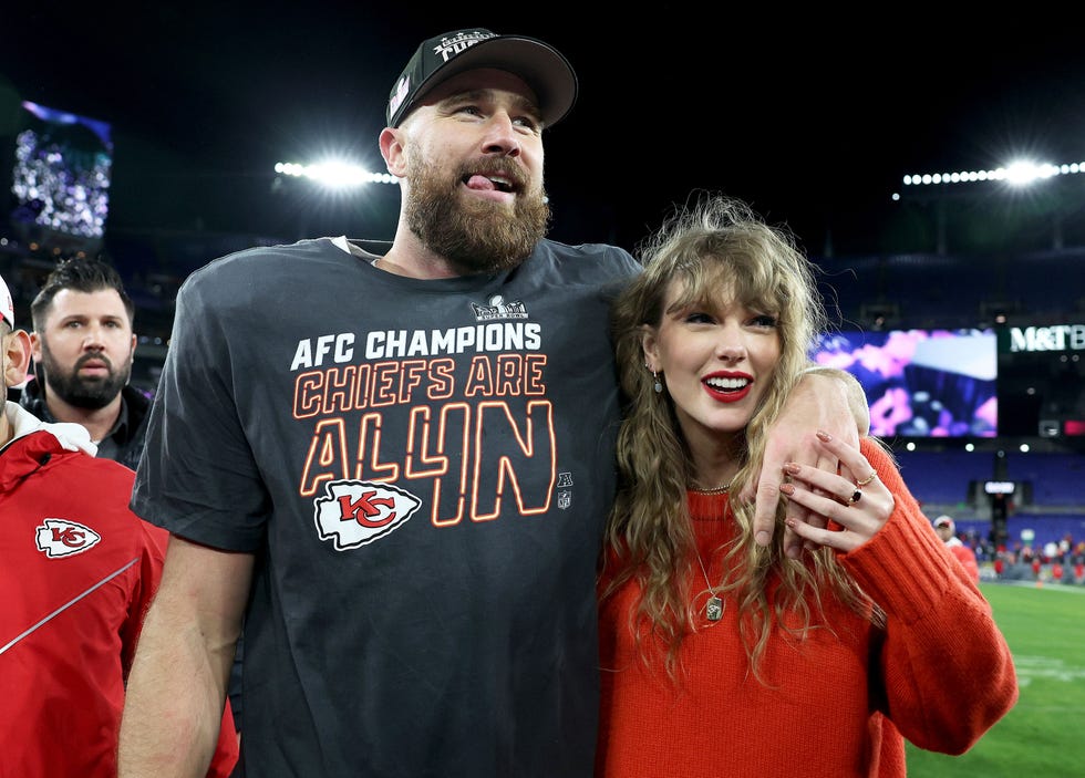 1-taylor-swift-travis-kelce-gettyimages-1968530700-66bbc35144c3f.jpg