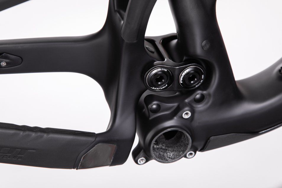 pivot mach 5.5 black