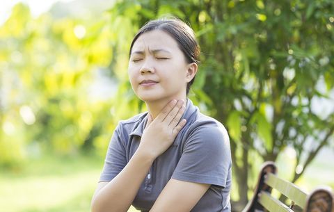 signs of thyroid cancer, thyroid cancer symptoms