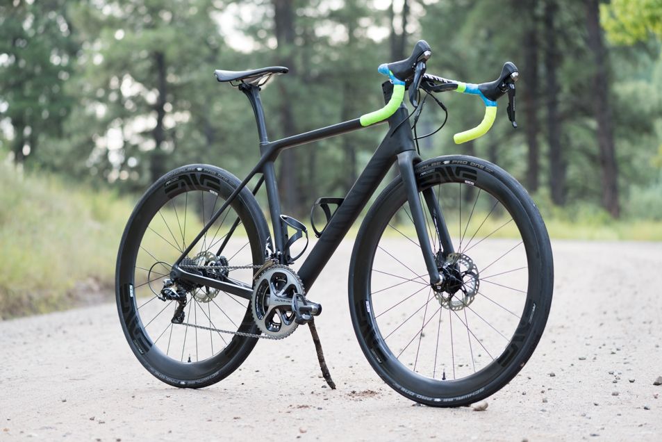 Enve's 4.5 AR Disc wheels are designed to make wide tires faster