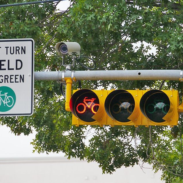 Traffic light, signaling device, Traffic sign, Yellow, Sign, Signage, Lighting, Transport, Street sign, Pedestrian, 