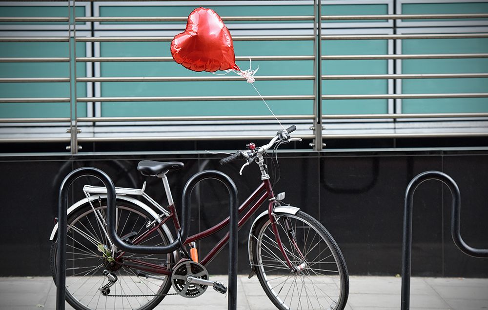 bike with heart balloon
