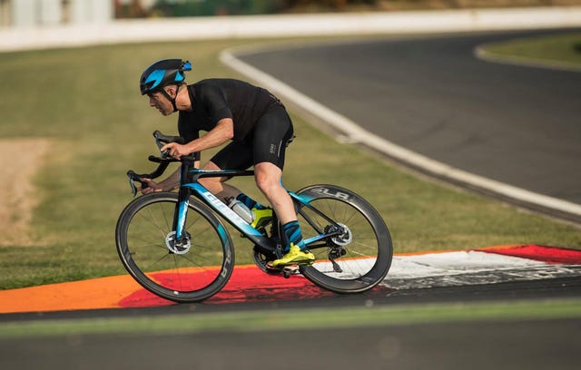 Tested: Giant's Propel Disc Aero Road Bike | Bicycling