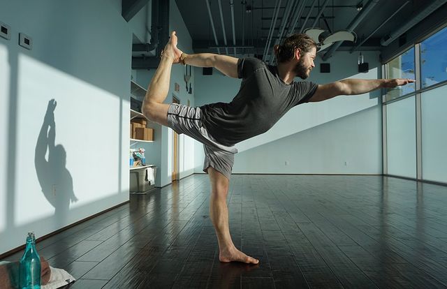 The Ultimate Beginner's Guide to Yoga for Men — Men's Yoga Journal