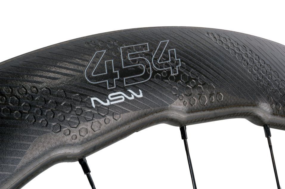 Zipp 454 NSW Carbon Clincher Disc Brake rim detail
