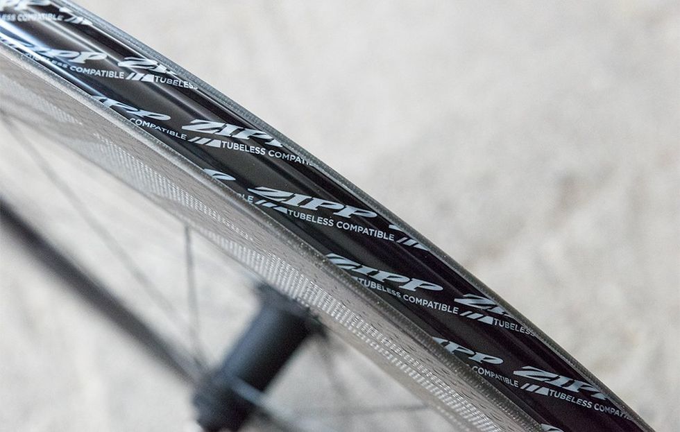 Zipp Expands Their Line of Carbon Clincher Tubeless Disc Brake Wheels ...
